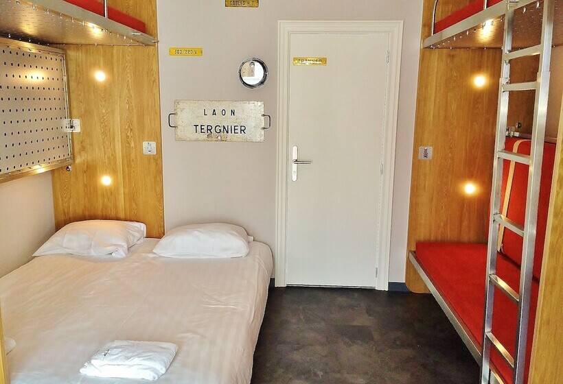 اتاق استاندارد, Train Hostel