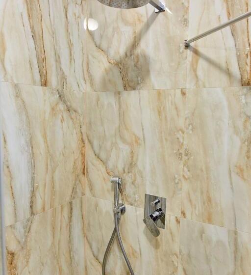 استودیوی استاندارد, Apartamente By R S 3