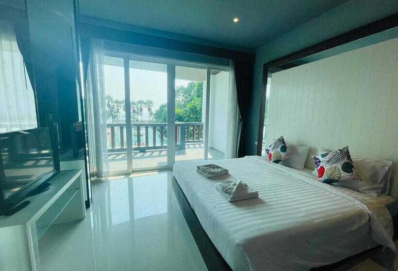 Люкс Deluxe Вид на Море, The Sand Beach Pattaya