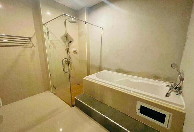 Люкс Deluxe Вид на Море, The Sand Beach Pattaya