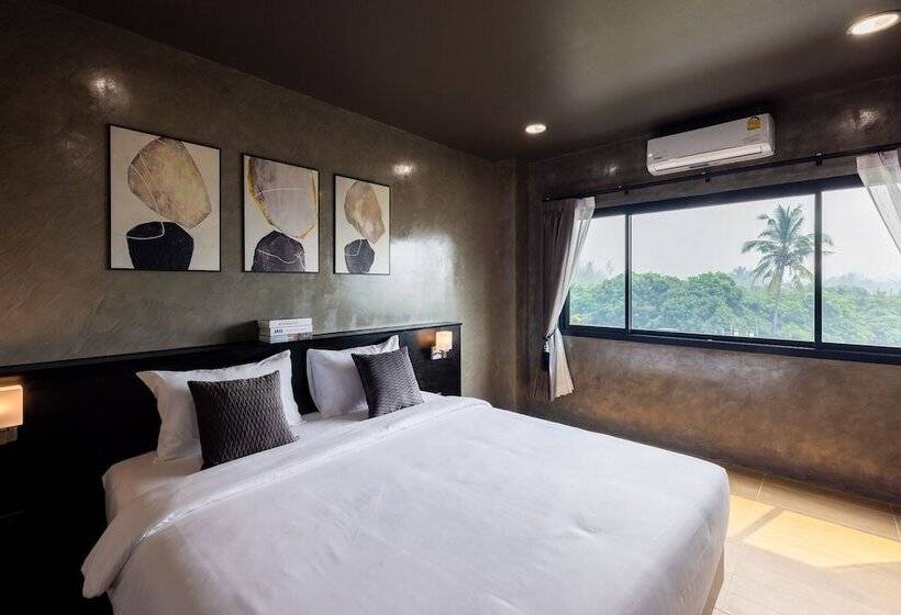 اتاق خانوادگی, The View Chiang Dao