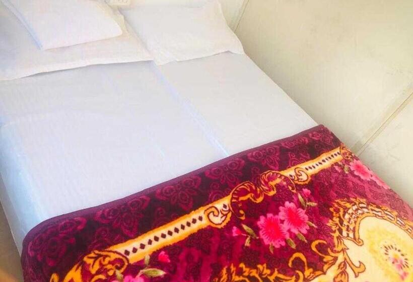 トリプルクラシックルーム, O Dev Hotel Mansarovar