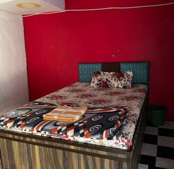 Трехместный Номер Классика, Spot On 81041 Hotel Royal Palace