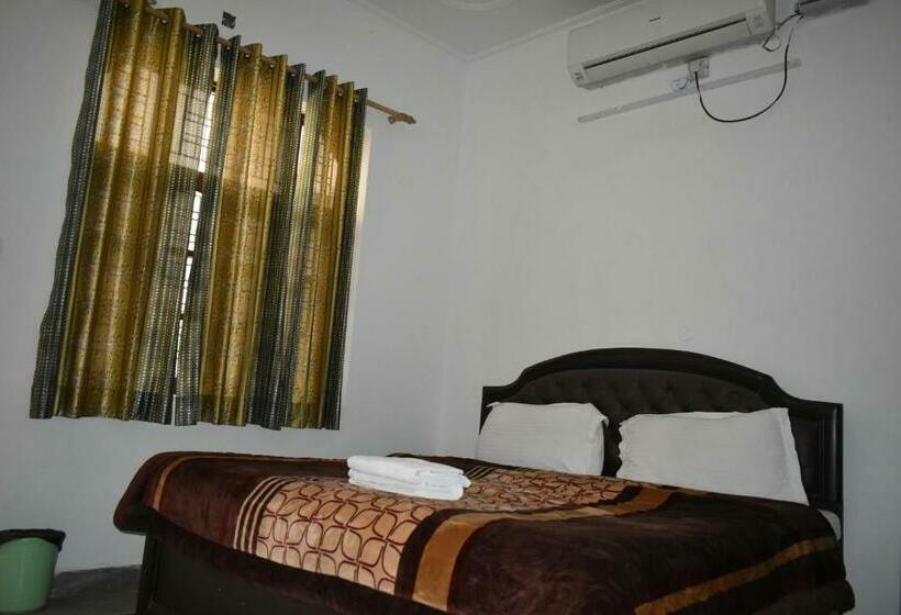 Номер Deluxe, Classic Inn By Meera Hotels , Rishikesh