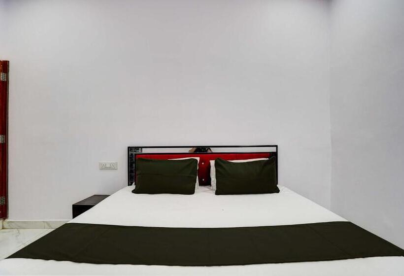 Трехместный Номер Классика, Collection O Hotel Golden Moon