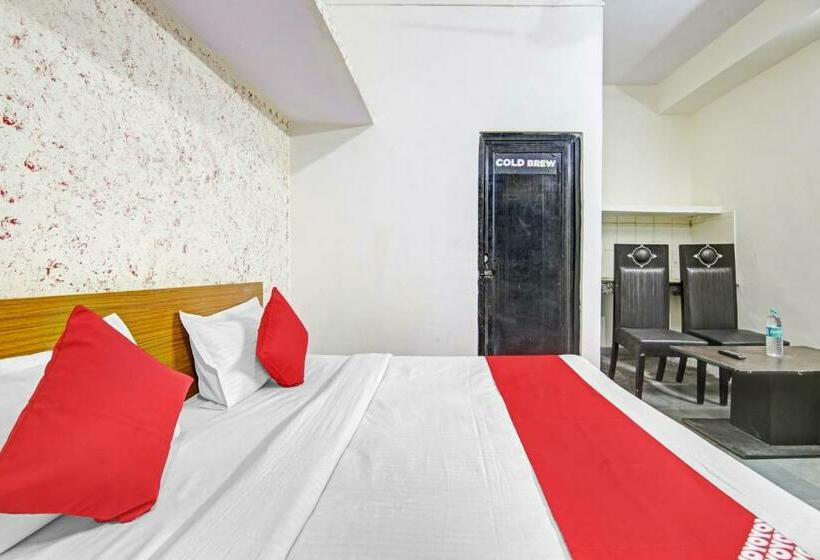 Трехместный Номер Классика, Flagship Hotel Royal 18