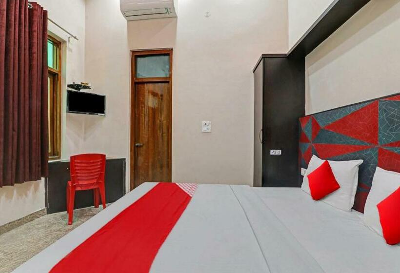 اتاق کلاسیک سه تخته, Flagship M V Rooms