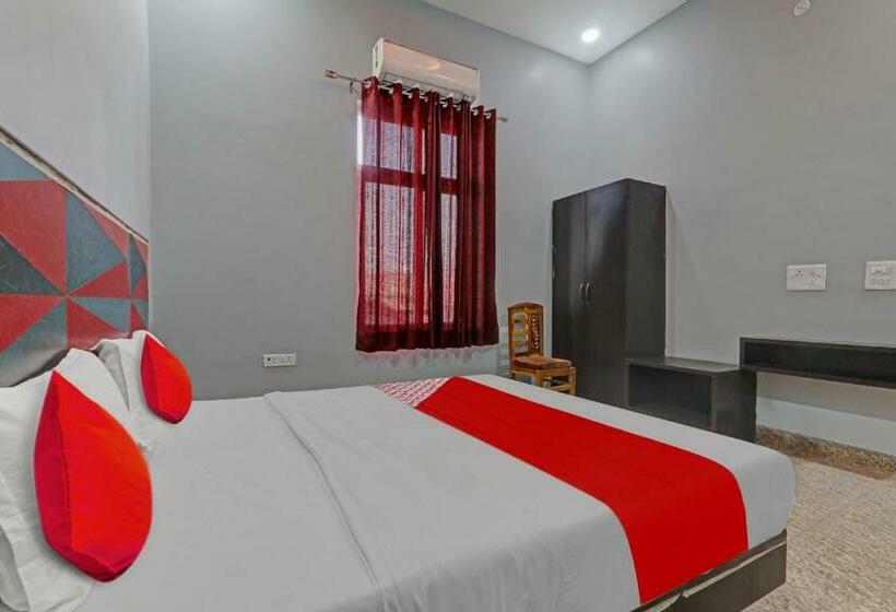 اتاق کلاسیک سه تخته, Flagship M V Rooms