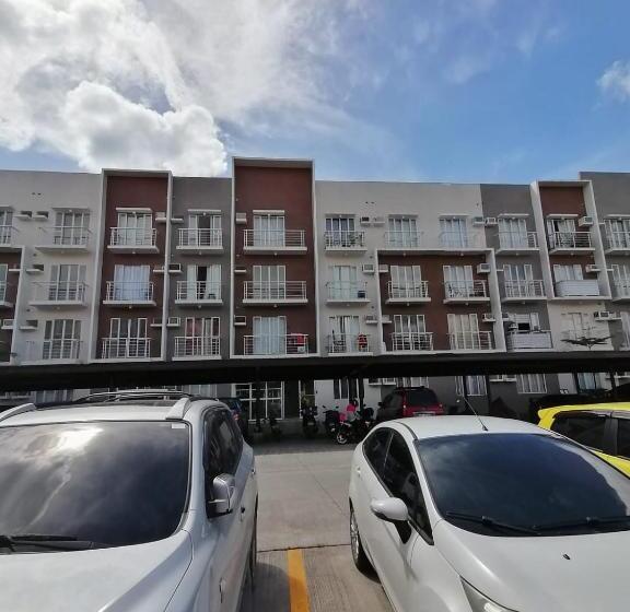 Студия Стандарт, Modena Town Square Walkup Condominium