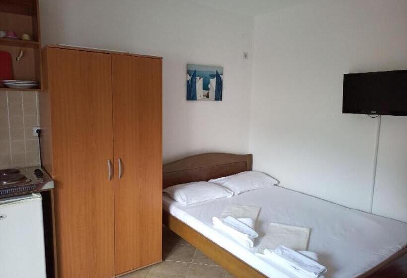 اتاق استاندارد سه تخته با چشم‌انداز, Apartments Normannia