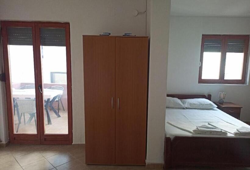 اتاق خانوادگی با چشم‌انداز دریا, Apartments Normannia