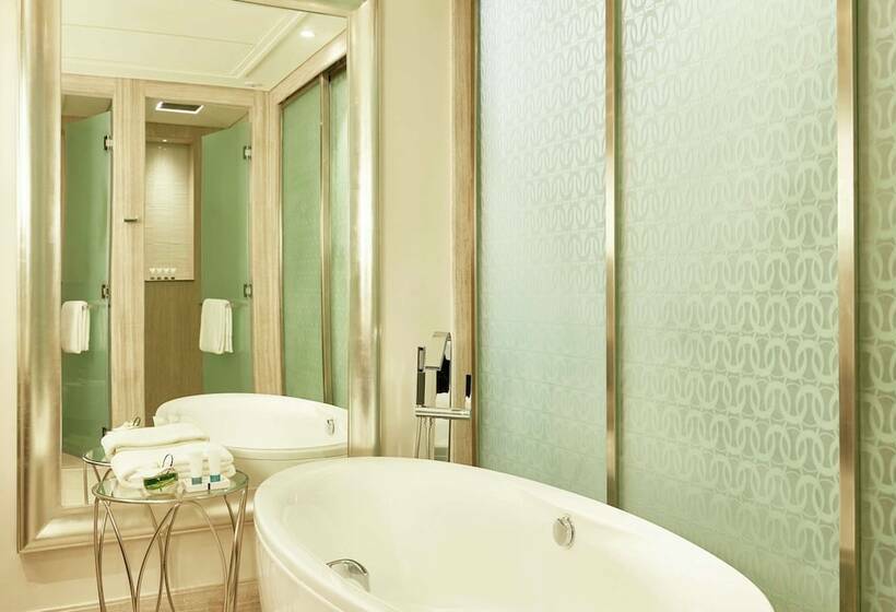 اتاق اجرایی, Hilton Dubai Al Habtoor City