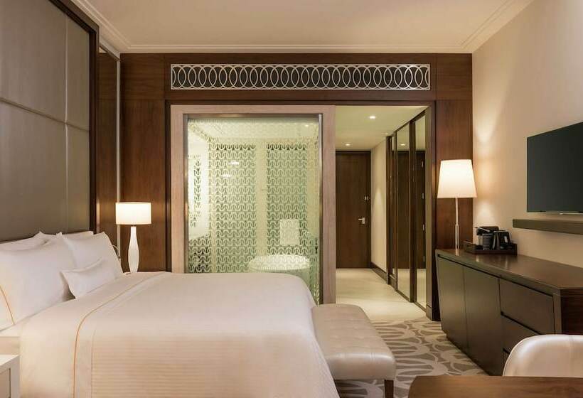 اتاق لوکس با چشم‌انداز, Hilton Dubai Al Habtoor City