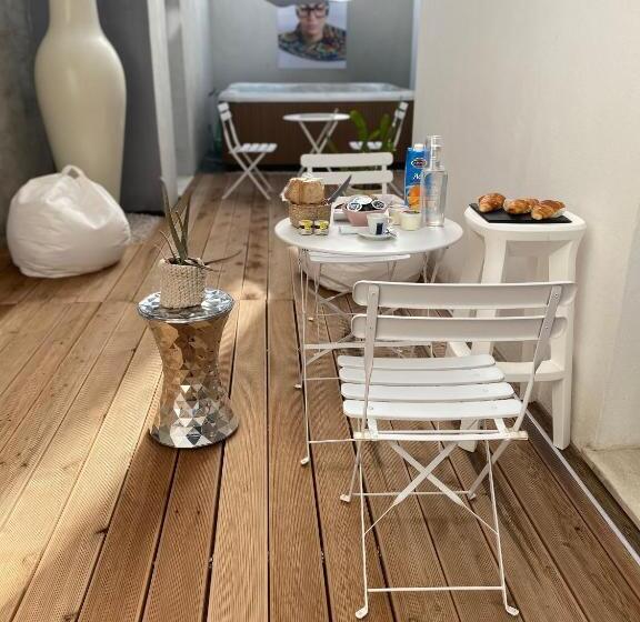 Номер Стандарт Кровать Кинг Адаптированный для Инвалидов, Luvias Spa