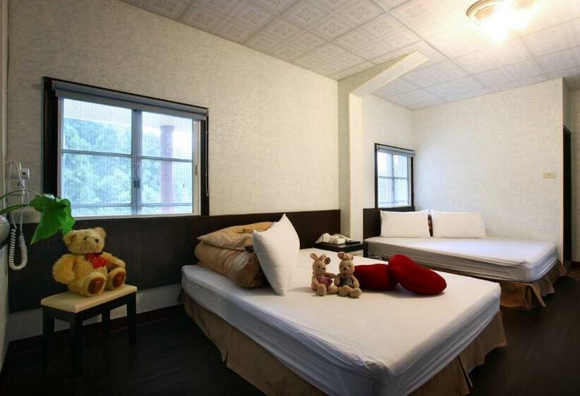 اتاق استاندارد چهار تخته, Deep Forest Inn