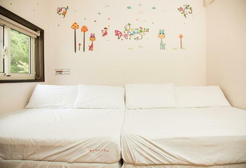 اتاق استاندارد چهار تخته, Deep Forest Inn