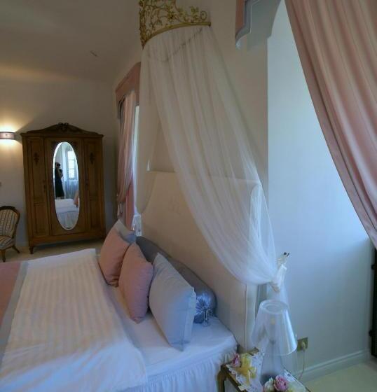 Люкс Повышенной Комфортности, Theresia Chateau   Bernolákovo
