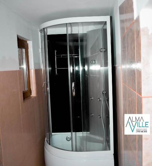 اتاق استاندارد با بالکن, Almaville Mamaia