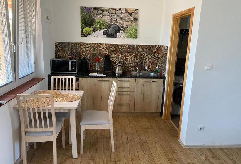 침실 1개 테라스 아파트, Apartmány Přítluky