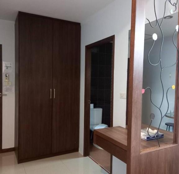 Номер Deluxe, Benjamas Place
