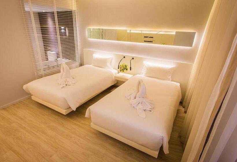 Люкс Повышенной Комфортности, Crystal Hotel Hat Yai