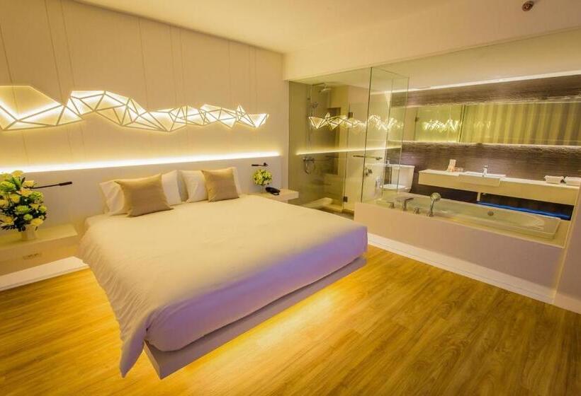 سوییت, Crystal Hotel Hat Yai