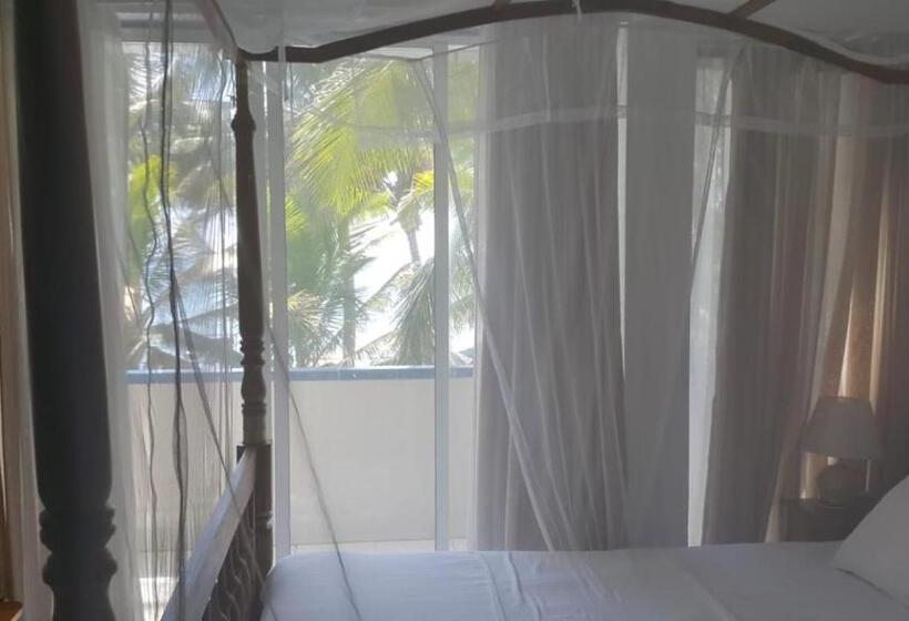 اتاق خانوادگی با چشم‌انداز دریا, Edelweiss Resort