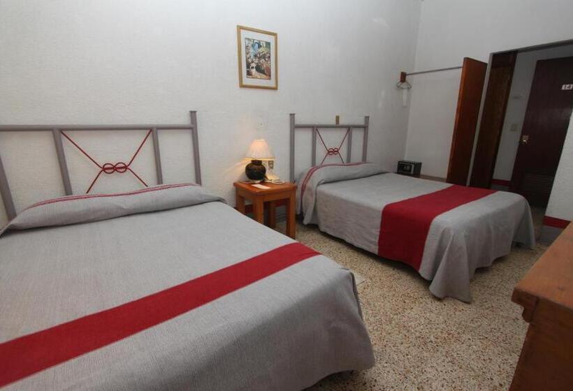 Habitación Triple Estándar, Posada El Cid