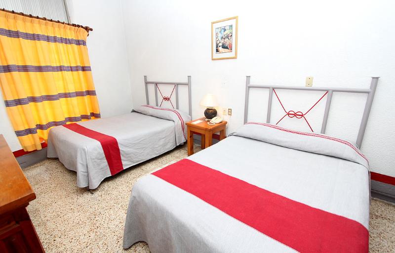 Habitación Triple Estándar, Posada El Cid