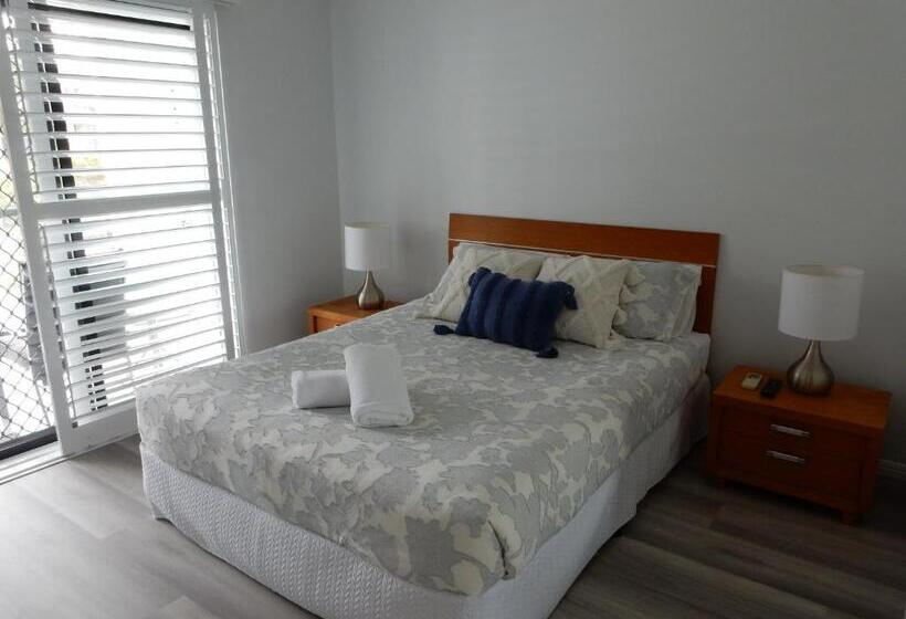 Апартаменты 3 Спальни, Mariners Resort