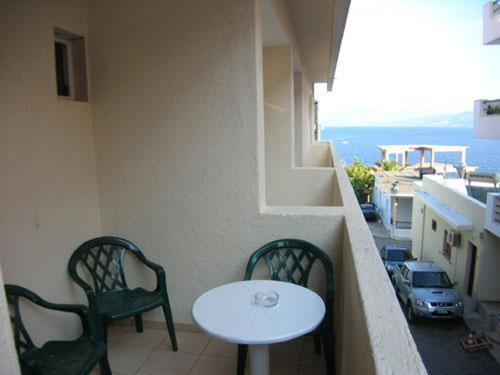 스탠다드 스튜디오, Creta