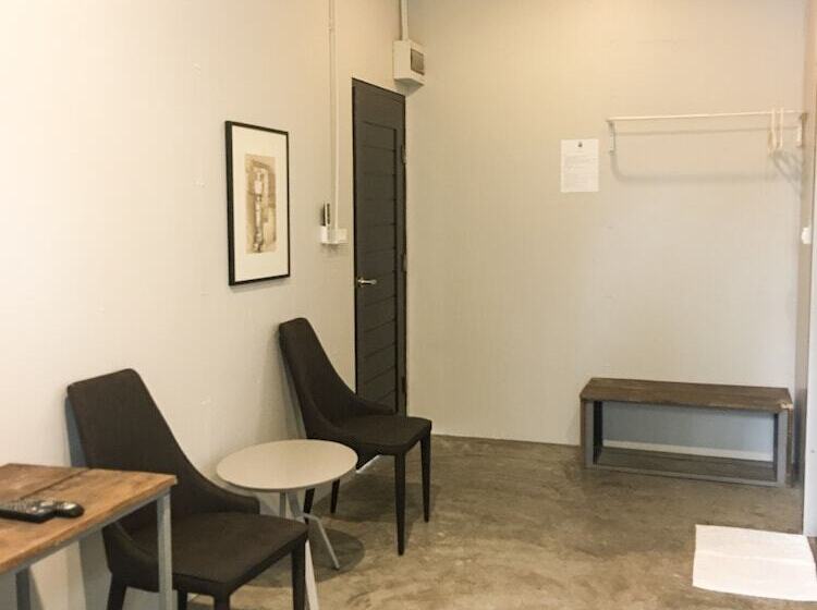 스탠다드 룸, Nokhook House