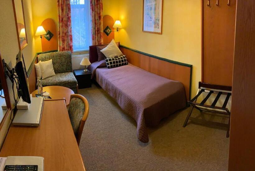 Номер Economy, Amadeus Boutique Hotel Deutscher Hof Inn & Suites