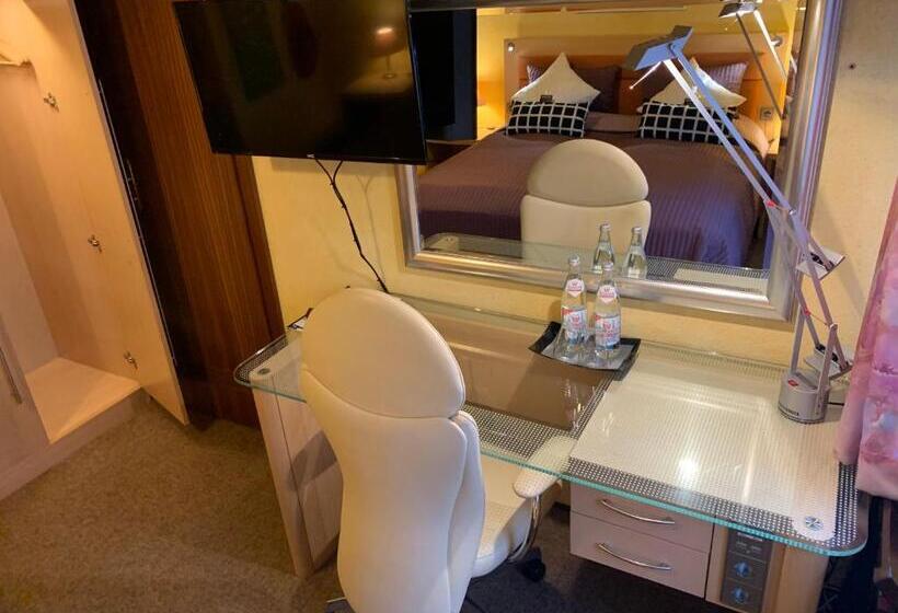 Номер Deluxe, Amadeus Boutique Hotel Deutscher Hof Inn & Suites