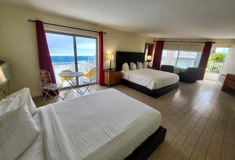 스위트 킹사이즈 침대, Chateau Mar Beach Resort