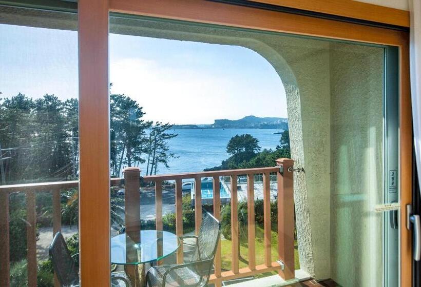 Люкс Deluxe Вид на Море, The Bay Jeju Resort