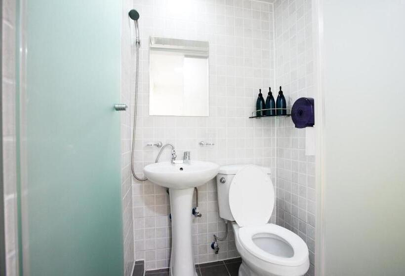 经济房, 24 Guesthouse Myeongdong Avenue