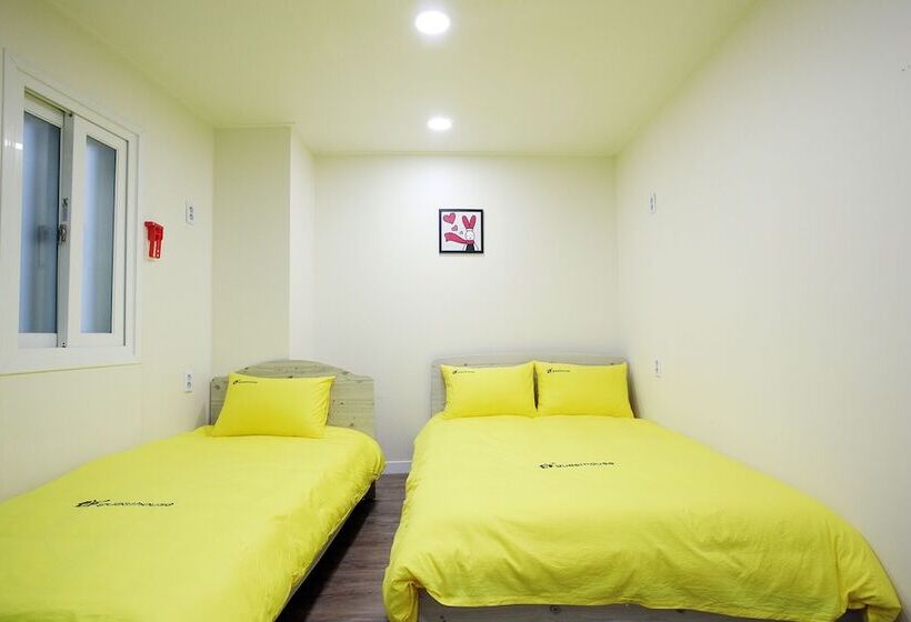 标准三人间, 24 Guesthouse Myeongdong Avenue