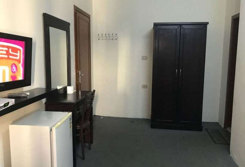 اتاق استاندارد یک نفره, Kahramana