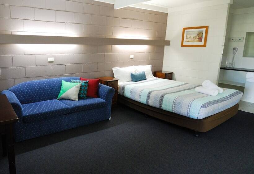 Семейный Номер, Mayfair Motel
