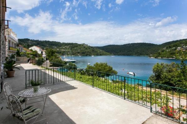 Номер Стандарт Вид на Море, Guest House Busurelo