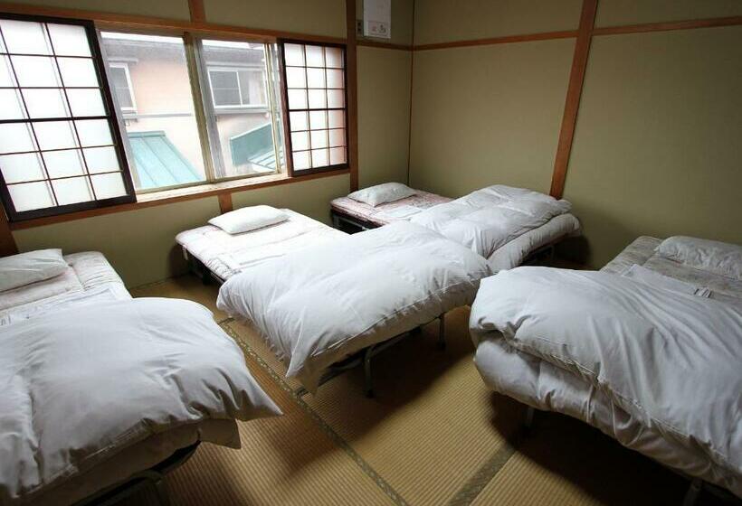 스탠다드 4인용 룸 공용 욕실, Towadako Backpackers
