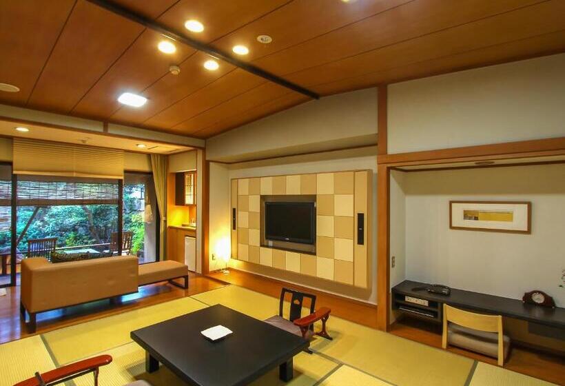 四人标准间, Grandia Housen