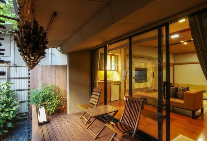 四人标准间, Grandia Housen