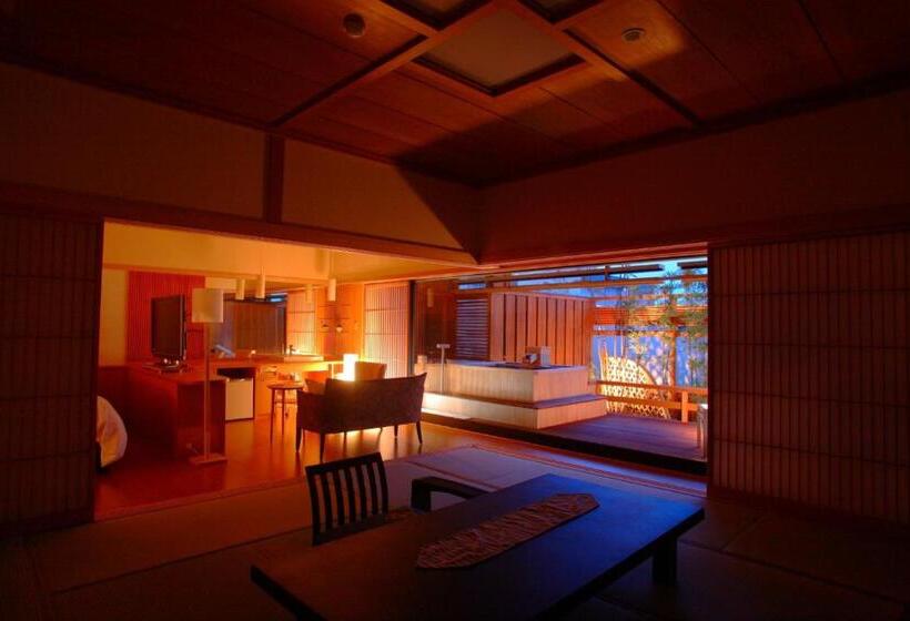 四人豪华间, Grandia Housen