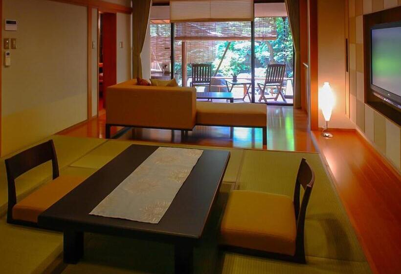 四人标准间, Grandia Housen