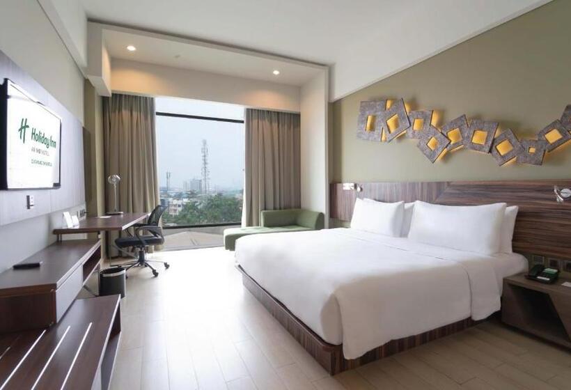 Номер Стандарт Двуспальная Кровать, Holiday Inn Cikarang Jababeka, An Ihg