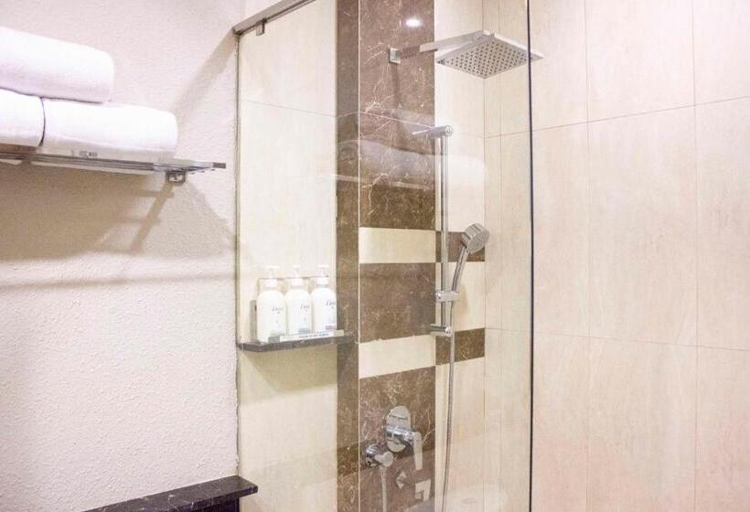 Номер Стандарт Двуспальная Кровать, Holiday Inn Cikarang Jababeka, An Ihg