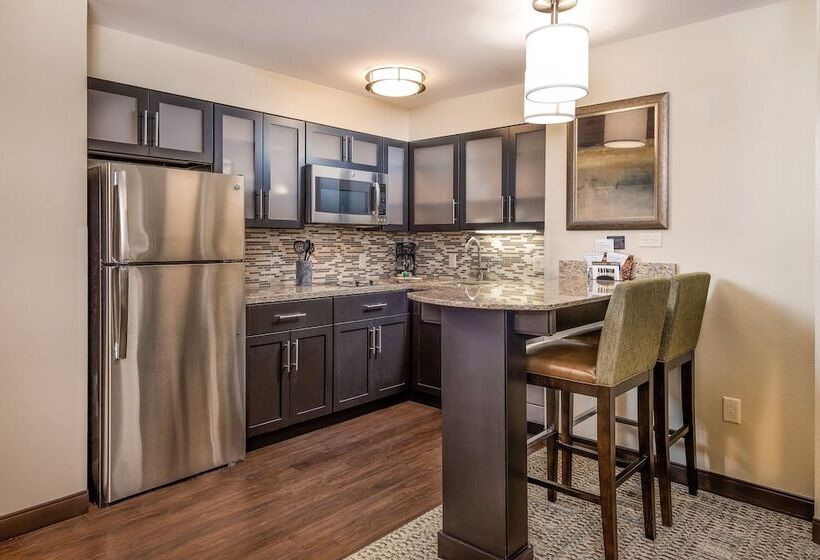 Люкс 2 Спальни, Staybridge Suites Eau Claire   Altoona, An Ihg