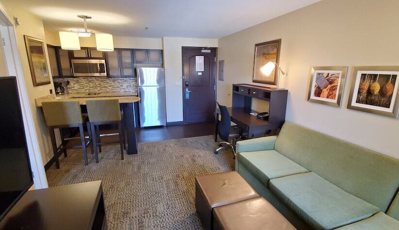 Люкс, Staybridge Suites Eau Claire   Altoona, An Ihg